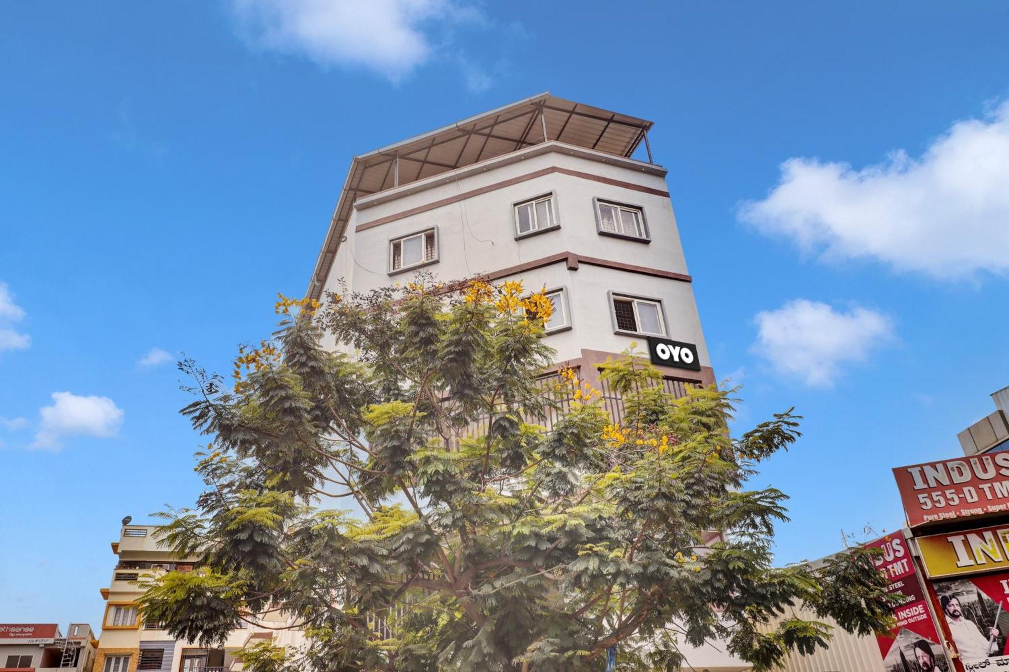Hotel Millennium Comfort Bangalore Exterior foto