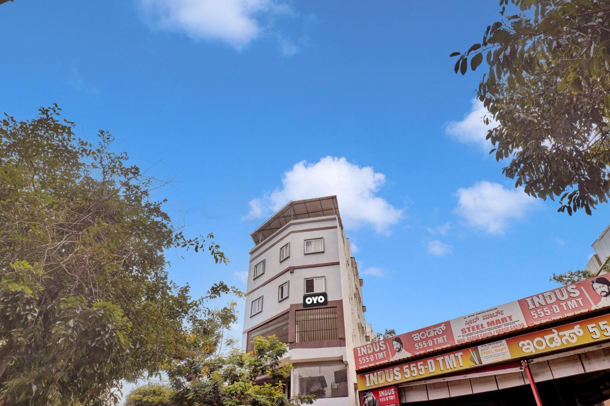 Hotel Millennium Comfort Bangalore Exterior foto