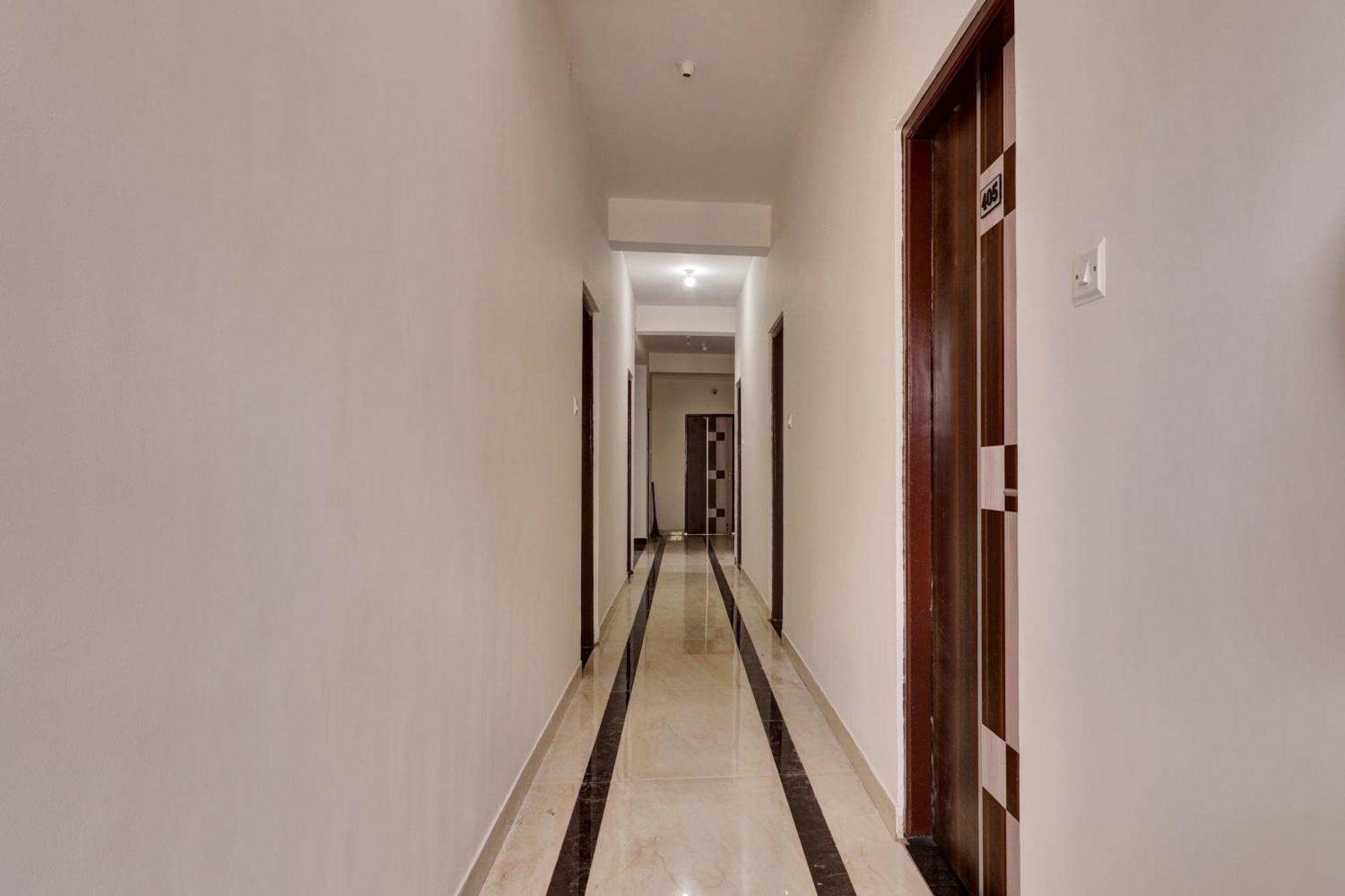 Hotel Millennium Comfort Bangalore Exterior foto