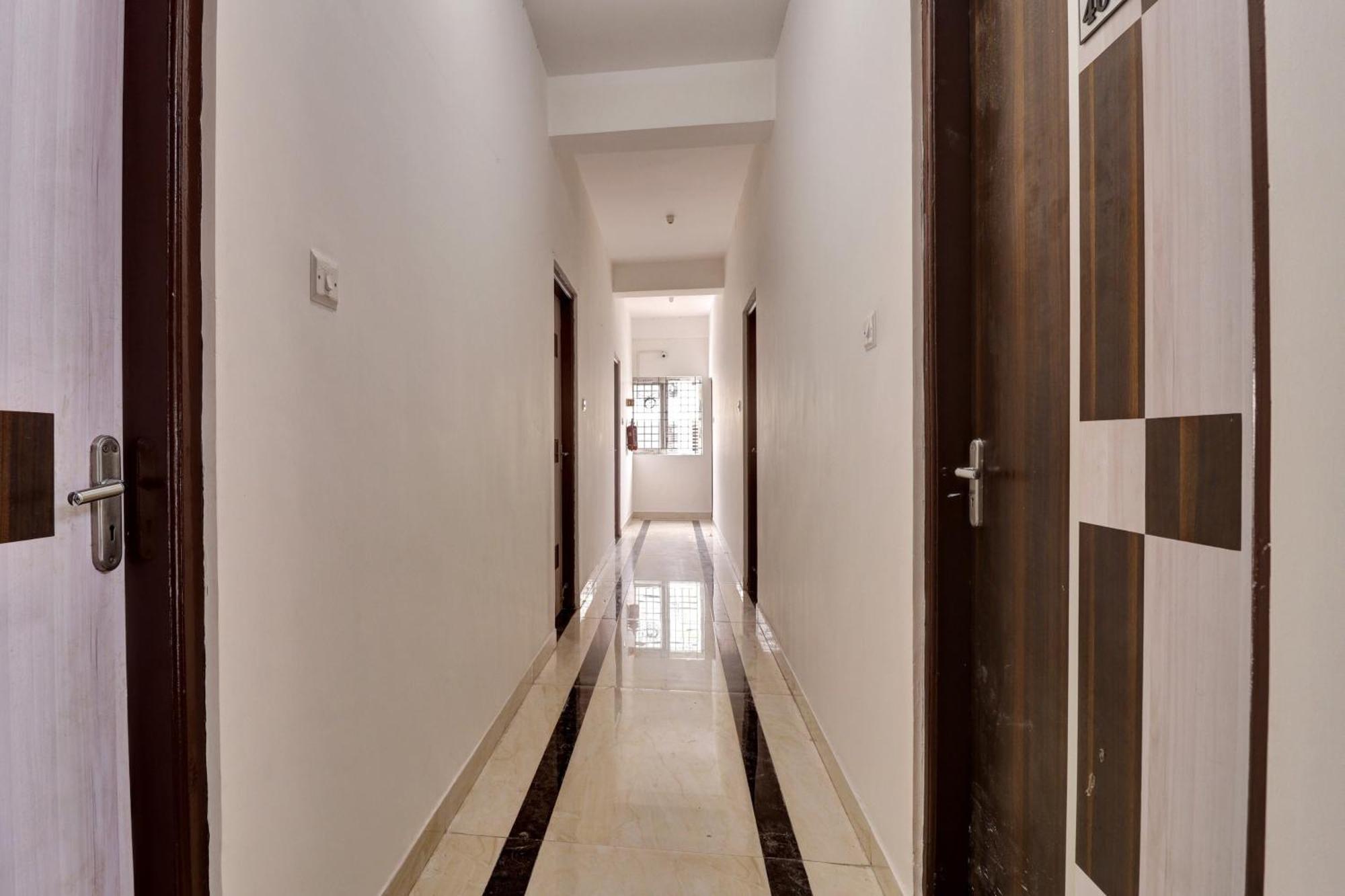 Hotel Millennium Comfort Bangalore Exterior foto