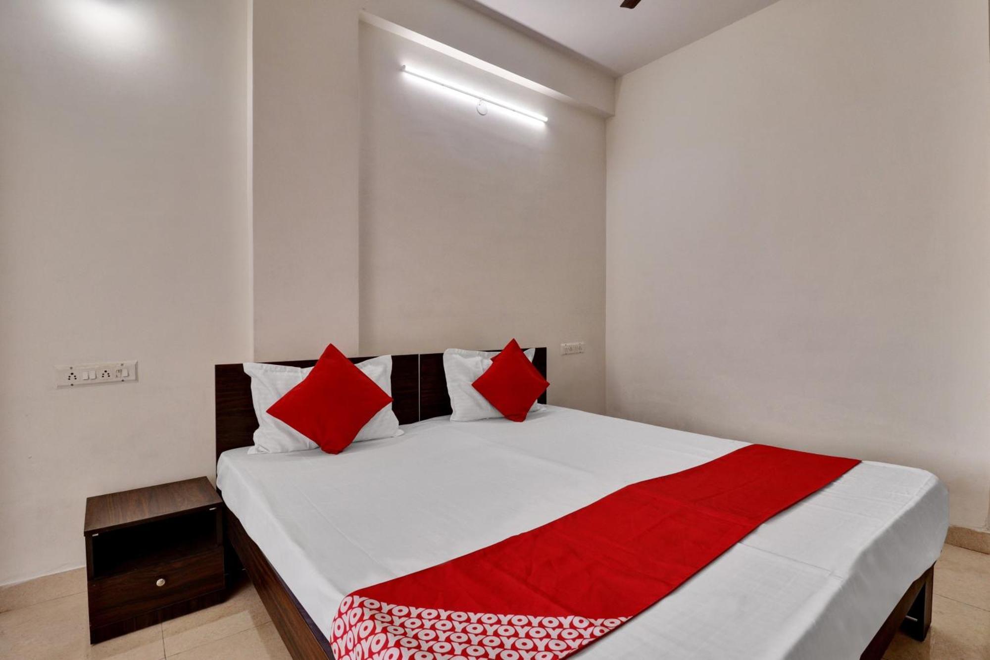 Hotel Millennium Comfort Bangalore Exterior foto
