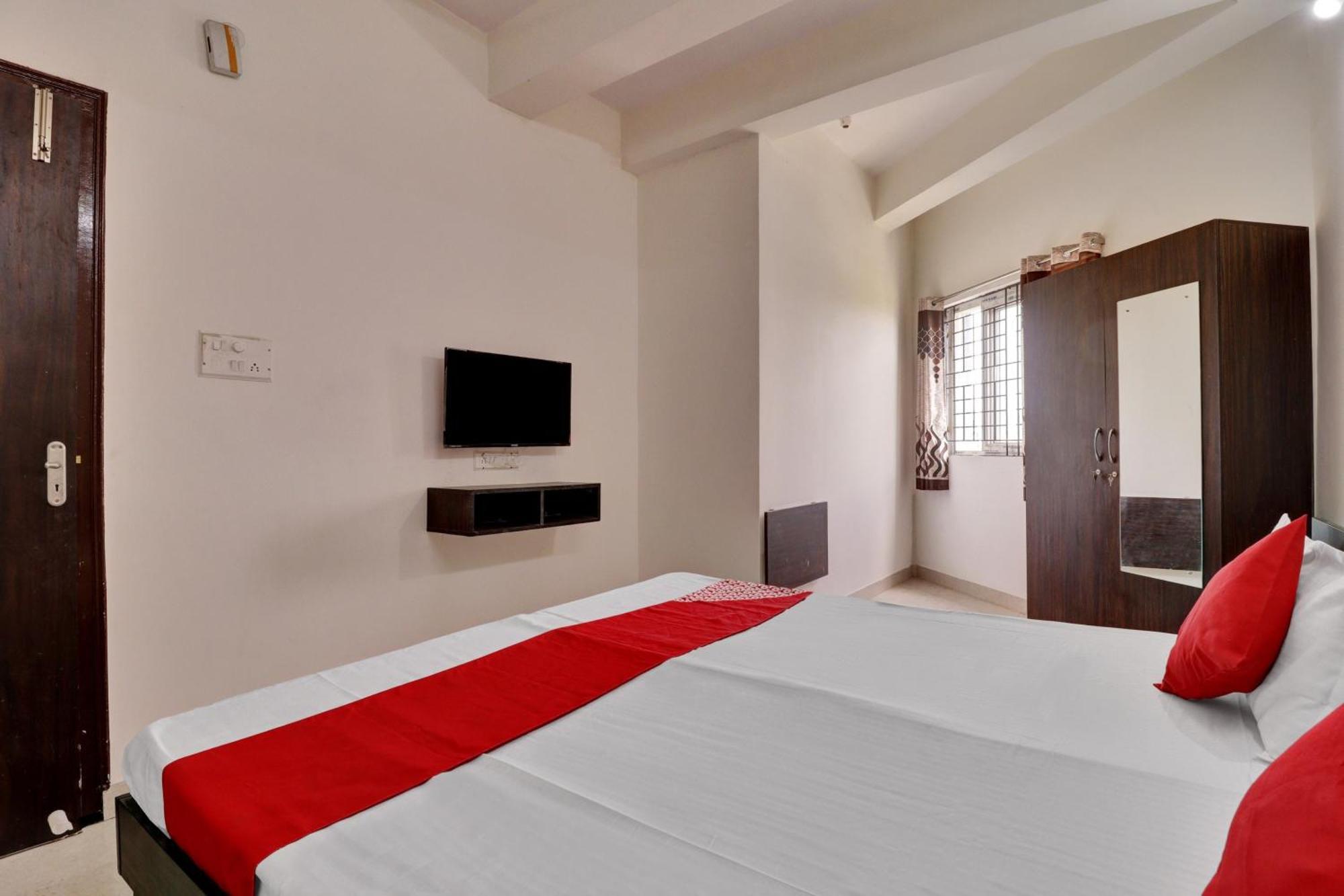 Hotel Millennium Comfort Bangalore Exterior foto